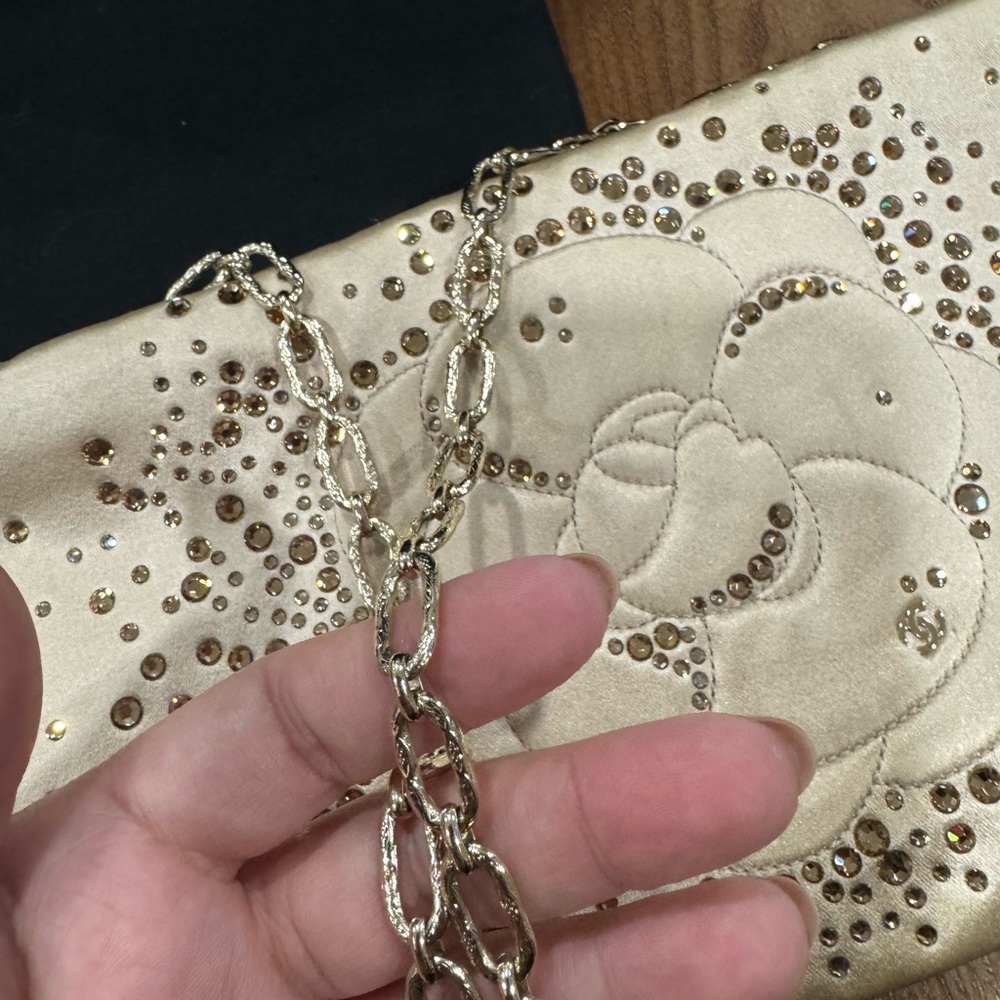 CHANEL Beige Floral Embellished Clutch - Picture 3 of 12